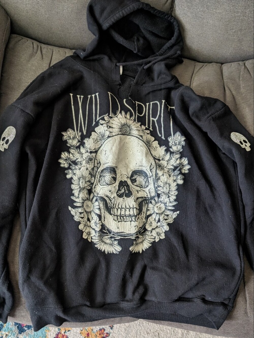 No Boundaries Black Crewneck Sweatshirt with White Skull Floral Graphic